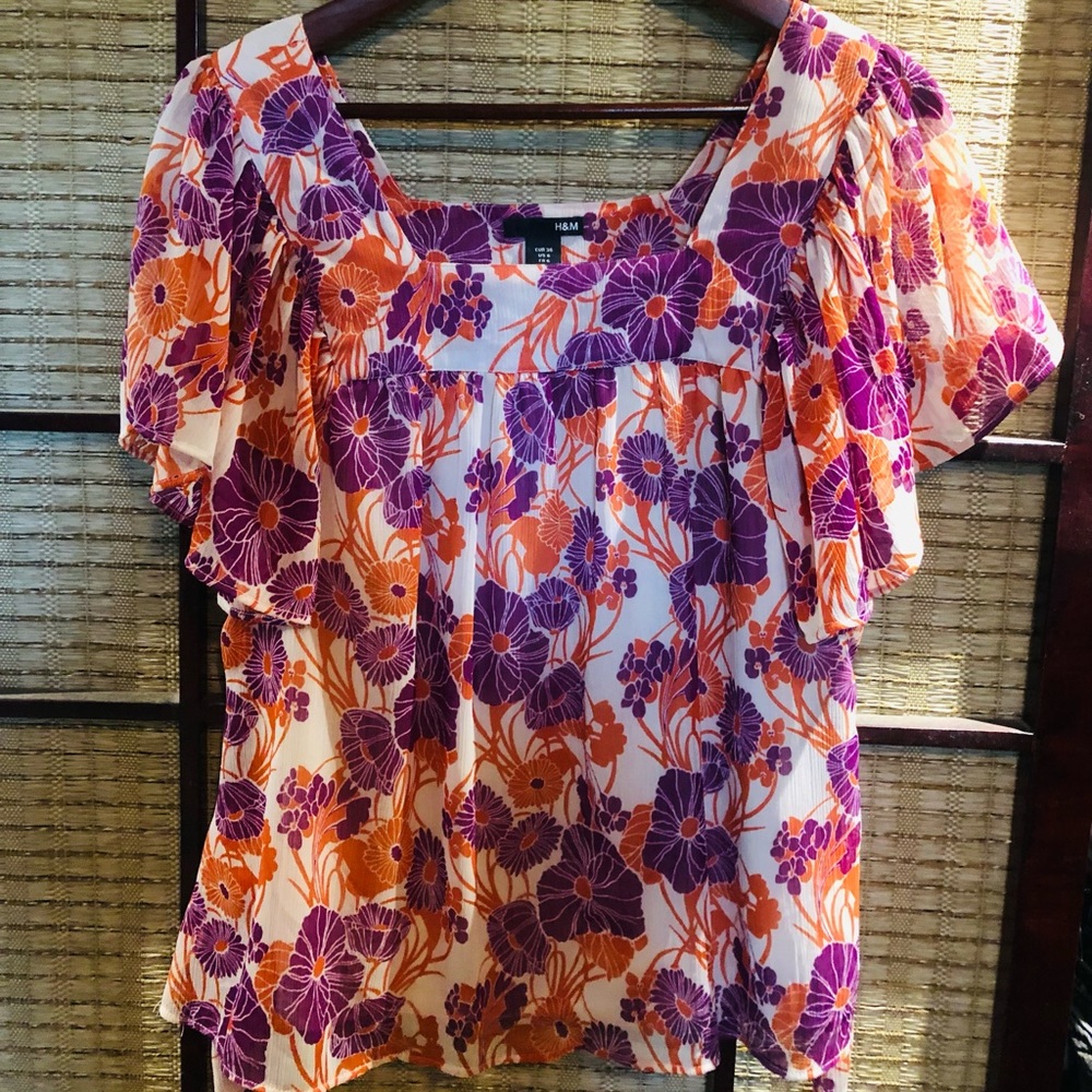 H&M Floral print top Size small